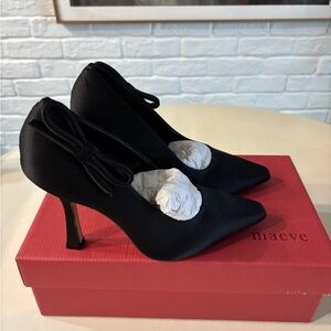 Anthropologie Maeve Black Bow Heels

EU 38, US 7.5 
**Worn once to a wedding